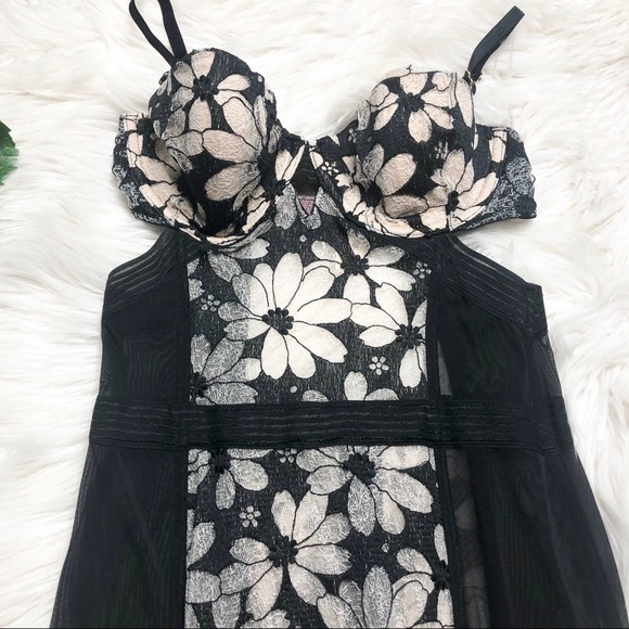 Victoria’s Secret Floral Bustier - Picture 3 of 5